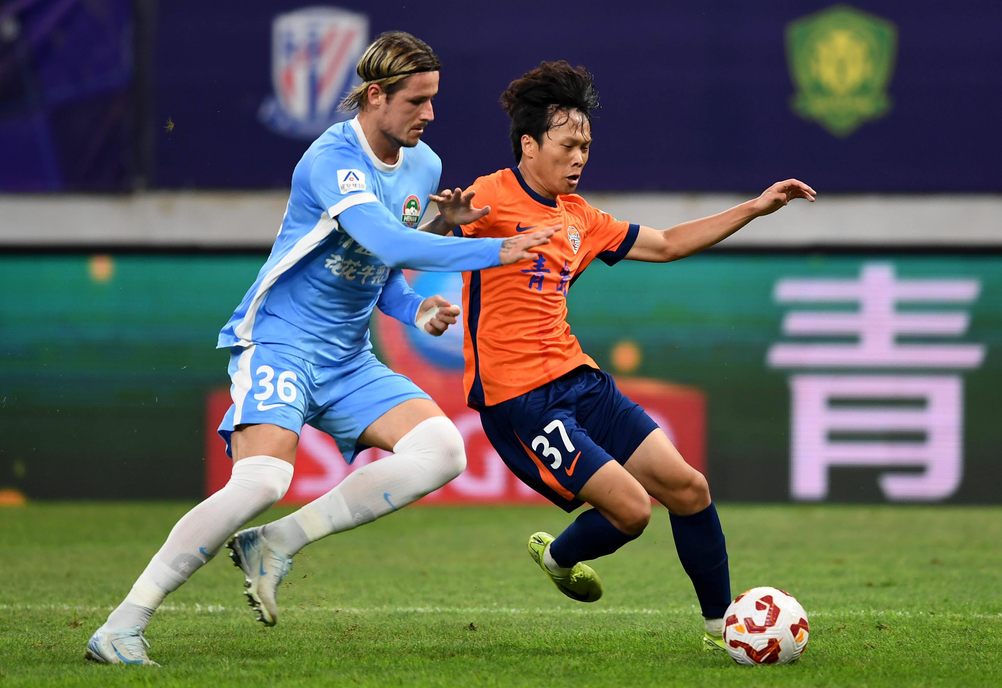 西海岸投资人：我鼓励邵佳一去报名国足，国家需要我义不容辞（西海岸投资人：支持邵佳一报名国足，国家需要时我责无旁贷）