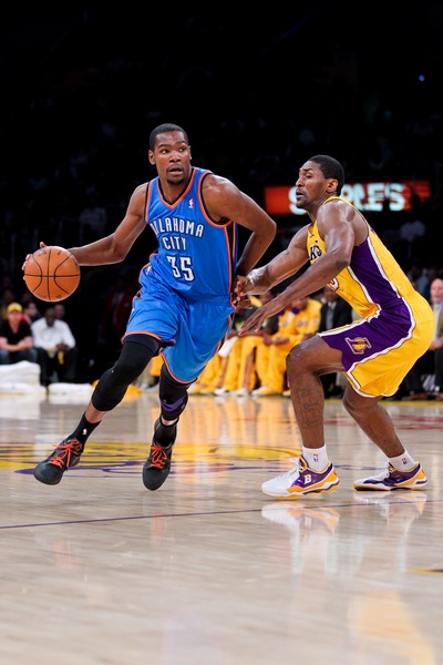 利兹联主帅谈多纳鲁马：我不喜欢让球员诈伤换取谈战术的时间（利兹联主帅谈及多纳鲁马：不赞成以假伤拖延时间来布置战术）