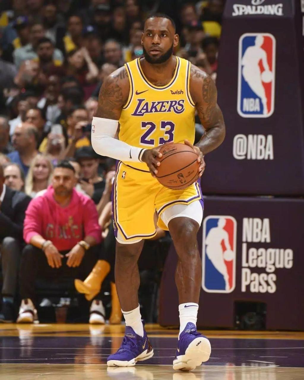 冲超福将，和晓强三年内先后帮助西海岸、英博、铜梁龙冲超（三年连助西海岸、英博、铜梁龙升超，和晓强堪称冲超福将）