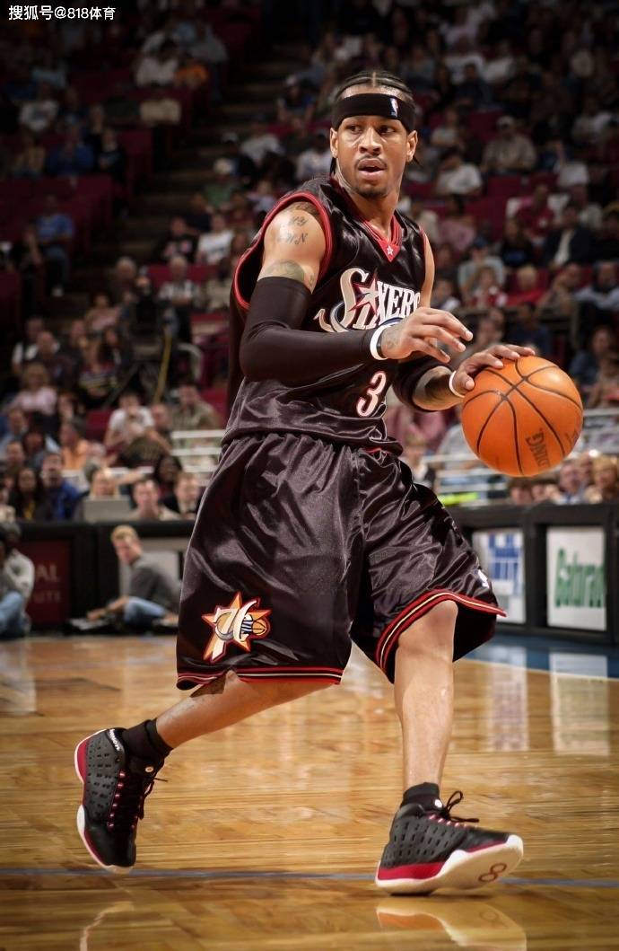 阿斯：巴萨本赛季球场外事务增多，弗里克比上赛季更加情绪化（阿斯：巴萨本季场外事务激增，弗里克较上季情绪起伏更大）