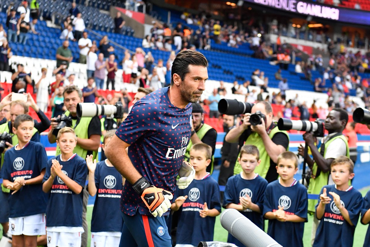 未来可期！22岁狮吼小将中场丹奇职业生涯首秀即取得进球（首秀即破门！22岁狮吼中场丹奇开启职业生涯，前景可期）