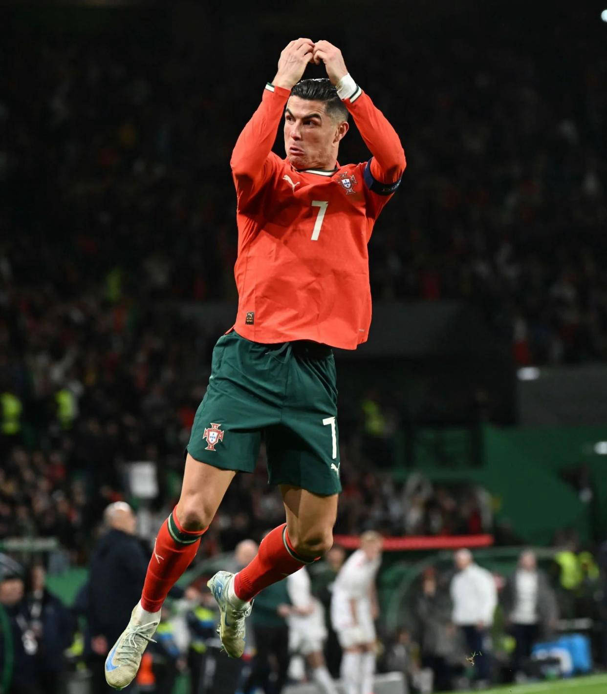 美因茨新帅费希尔确认主力阿米里因肌肉伤病缺席，伤情无大碍（美因茨新帅费希尔：核心阿米里因肌肉问题暂时缺阵，伤势无大碍）