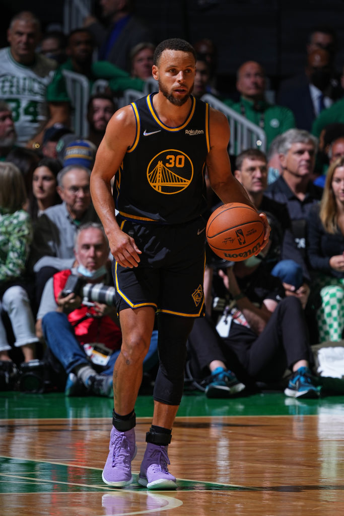 土媒：费内巴切锋线引援瞄准世界级球员，目标莱万或瑟洛特（土耳其媒体：费内巴切锋线补强锁定世界级前锋，候选莱万与瑟洛特）