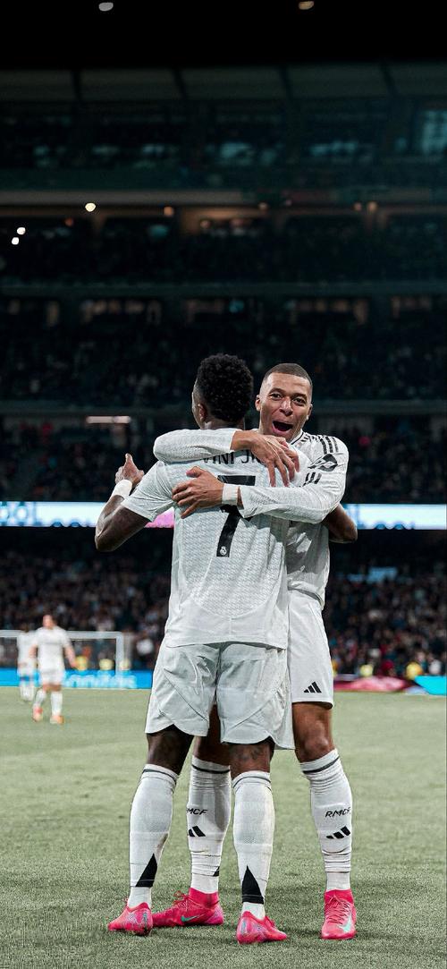 203场63球，福登英超生涯进球数已超越贝克汉姆和亚亚-图雷（福登英超203场斩获63球，生涯总进球已超贝克汉姆与亚亚-图雷）