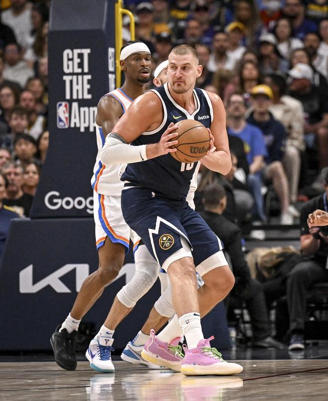 阿斯：诺坎普的主队更衣室还没装修好，巴萨已要求尽快完工（阿斯报：诺坎普主队更衣室仍未完工，巴萨已催促加快进度）